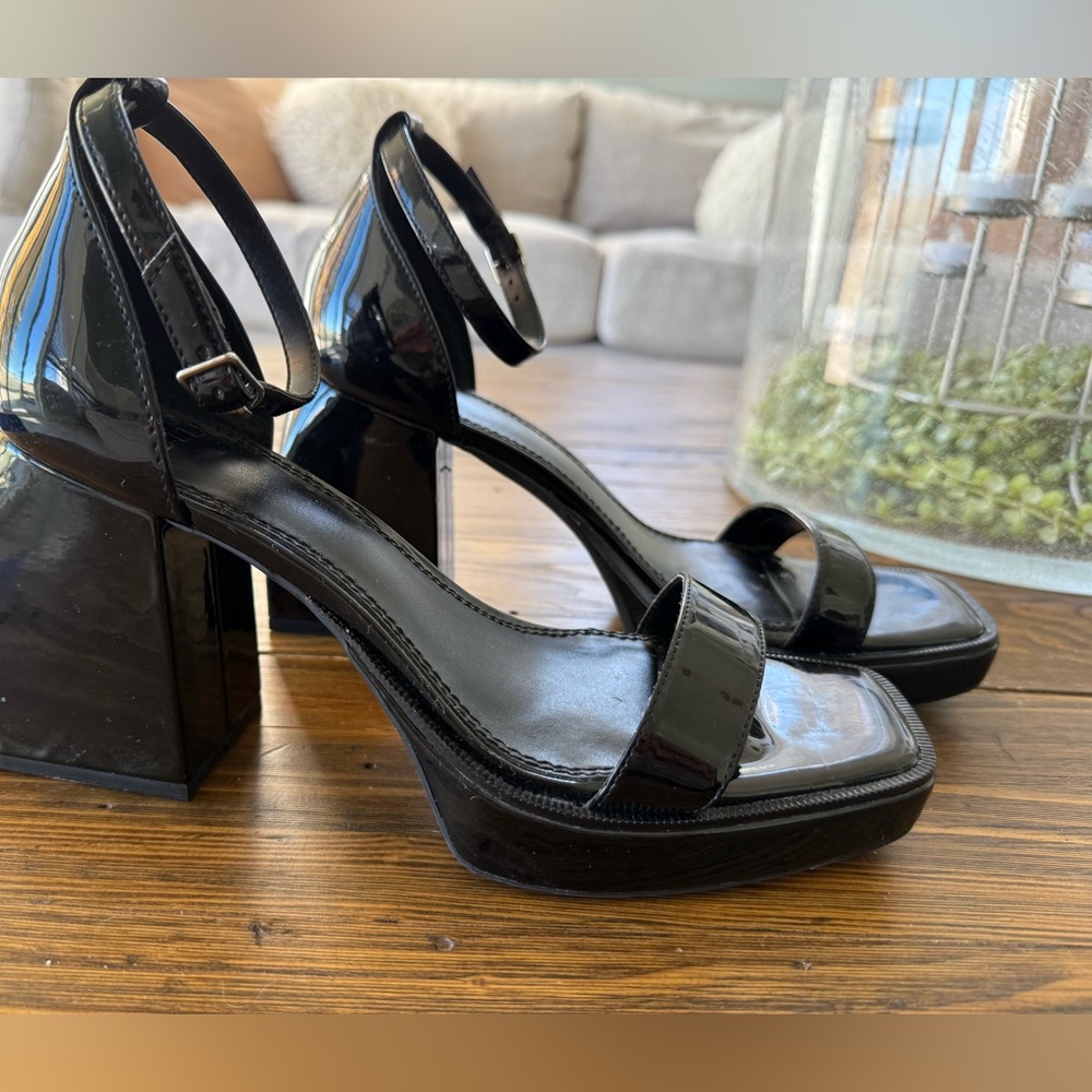 Gianni Bini Black Patent Heels